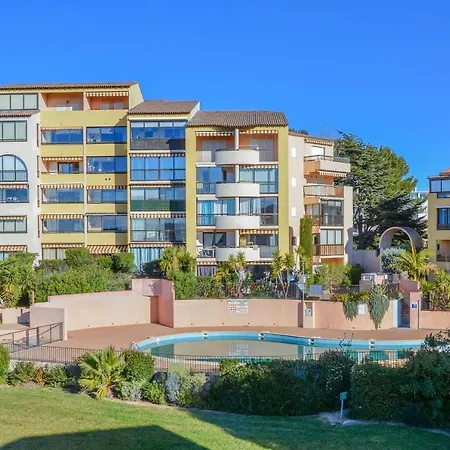 Duplex Flat With Seaview Loggia And Pool In Six-fours - Welkeys Apartment